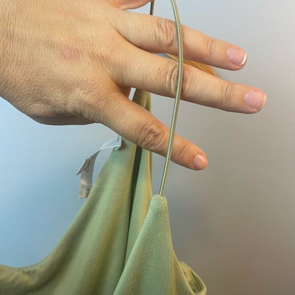 Gaze One Piece Bodysuit V-Neck Spaghetti Straps Snap Closure on Bottom - Picture 4 of 5